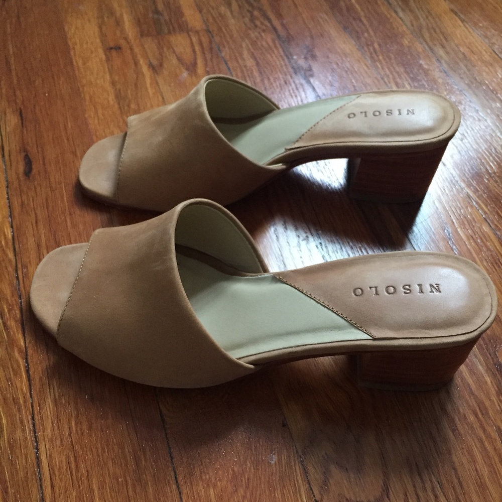 Nisolo Elizabeth Slide Sand Size 7